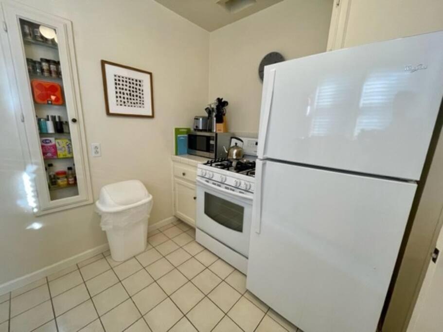 Apartment 1 Bedroom House In Beverlywood/carthay Square *